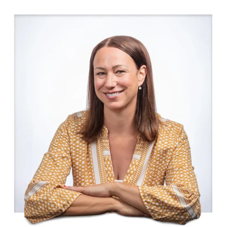 Achieve more with cross-media: When print and digital work together 2 Annette Weissbaum